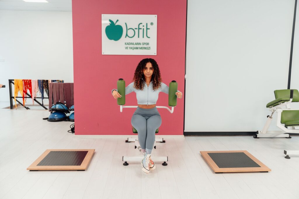 Nowoczesne urządzenia fitness bieżnie ergometry orbitrek Anin