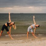 Instruktorka jogi i pilates ćwicząca w Ząbkach