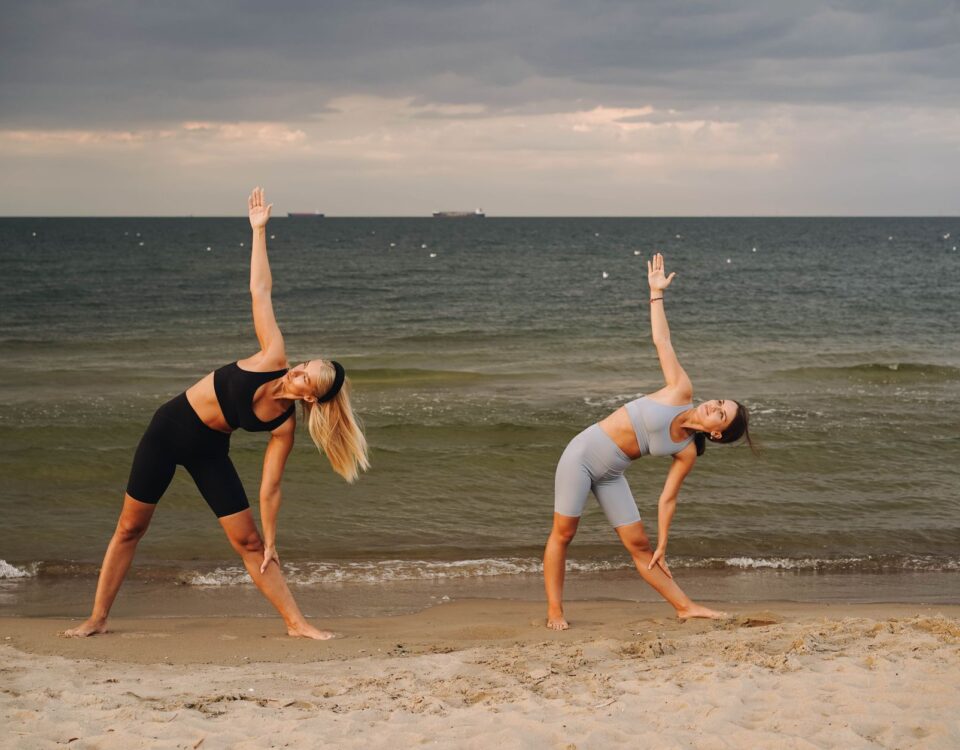 Instruktorka jogi i pilates ćwicząca w Ząbkach